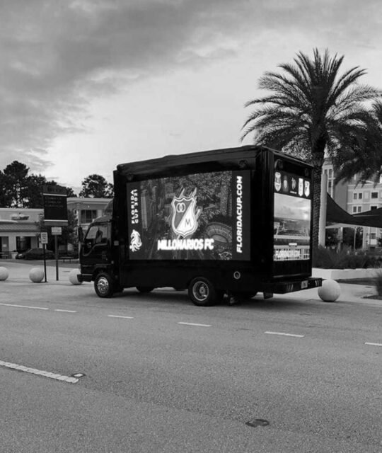 pros-cons-of-digital-billboard-truck